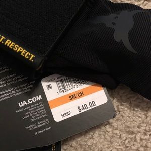 Under Armour weight lifting gloves
